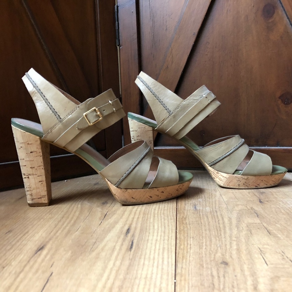 MRKT. Brand Army Green Heels